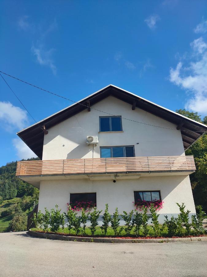 Apartments And Rooms Pri Baslju Cerkno Exteriér fotografie